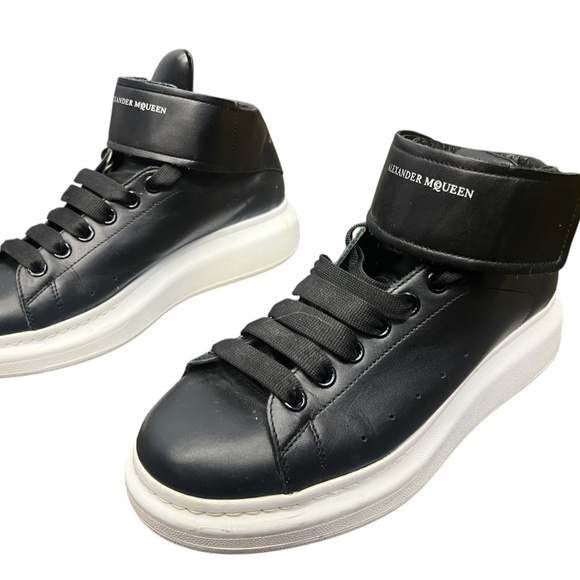 Alexander McQueen main image 14